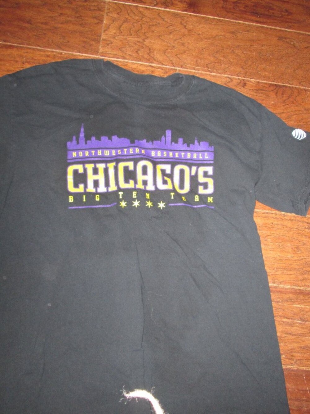 vtg Chicago Northwestern Big Ten basketball shirt graphic front and back lg